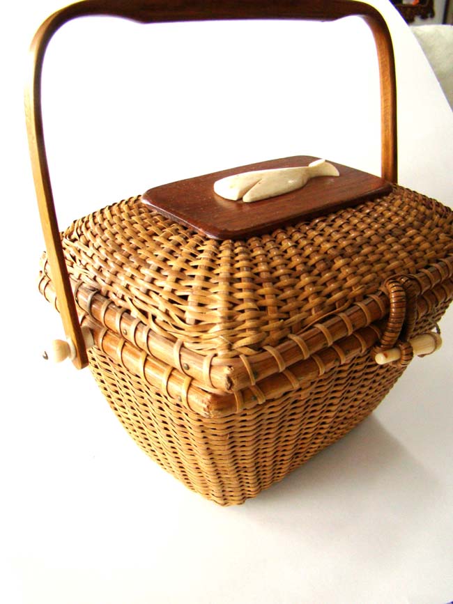 A wonderful vintage Nantucket "Friendship" basket circa 1960